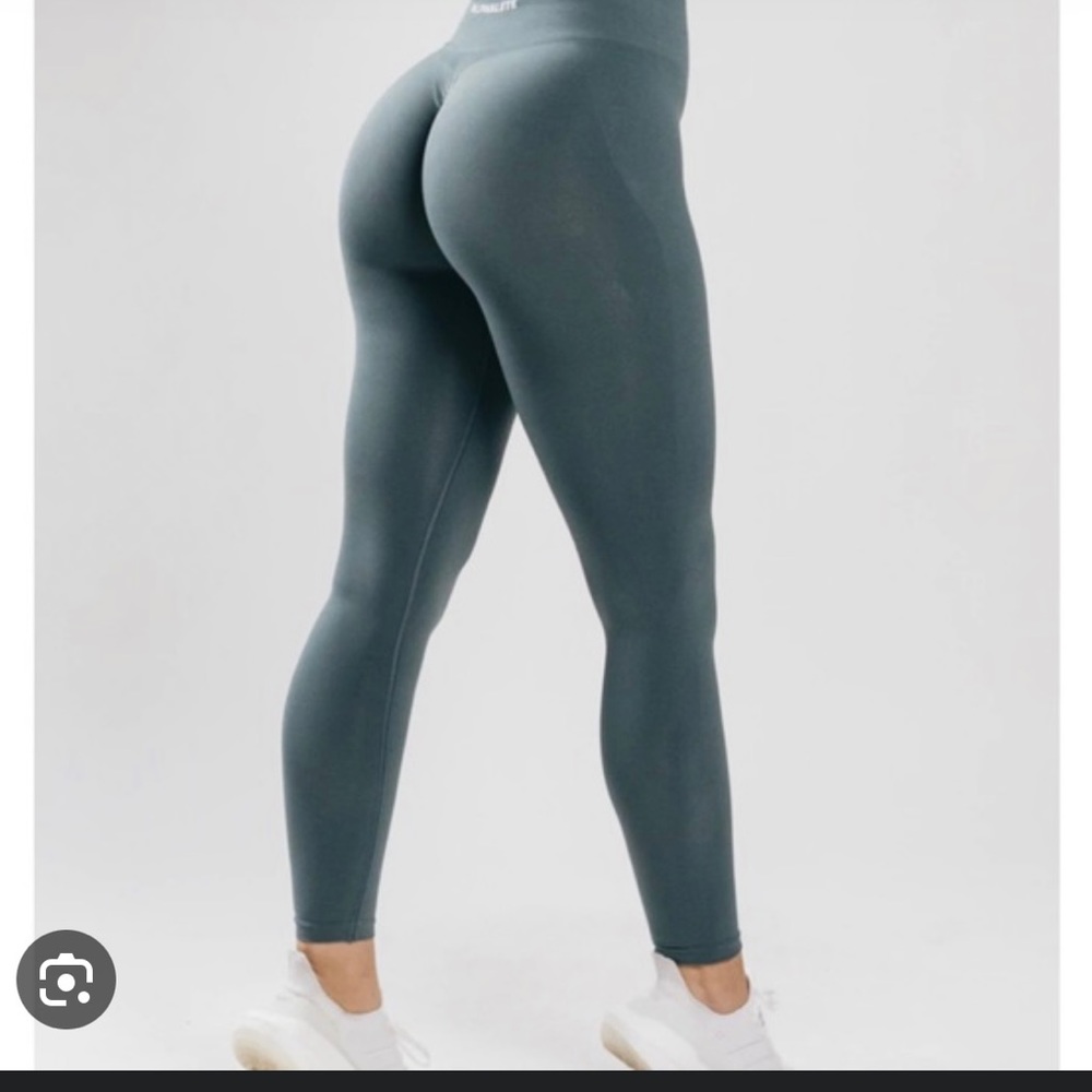 Amplify Leggings